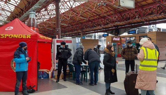 Így segít a CFR: ingyenes vonatozással áltatta a menekülteket, csak az erről szóló határozatot felejtette el