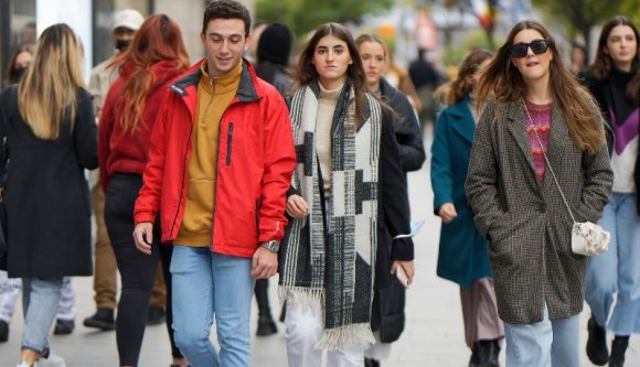 A maszk nélküli élet ára: egyre több a koronás a nagyobb romániai városokban