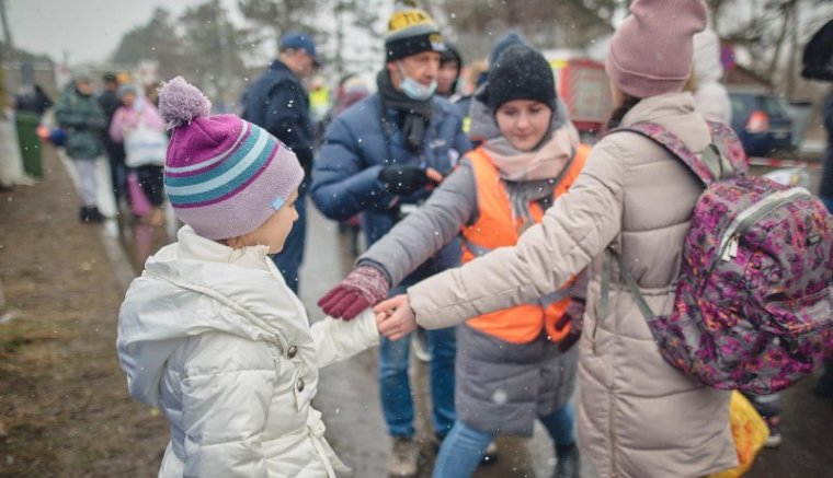 Átlépte a félmilliót az Ukrajnából érkezők száma, sok gyereket már iskolába is írattak (FRISSÍTVE)