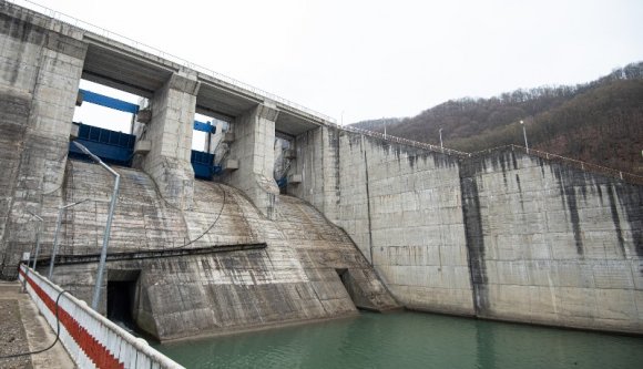 A kommunizmus idején elkezdett gátat adtak át a Fehér-Körösön: öt év helyett 35 évig épült