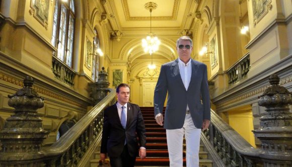 Orban német álarc mögé bújó aljas jellemnek nevezte egykori főnökét, Iohannist