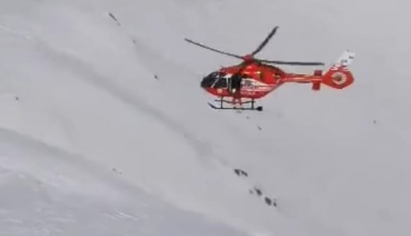 40 métert zuhant az idős túrázó, de a turisták és a túravezetők tucatjai ügyet sem vetettek rá