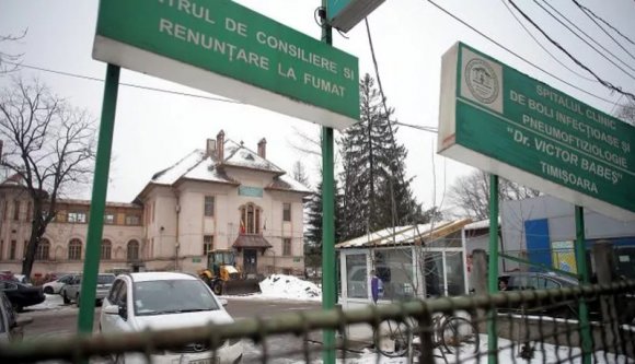 Az egyik covid-kórház életek ezreit megmentő orvosai arról kaptak oklevelet, hogy náci gyilkosok