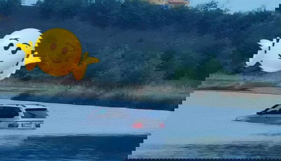 Amikor kiderül, hogy habár fölűl a BMW, s alul a víz, ajvé, azért a víz az úr (VIDEÓval)