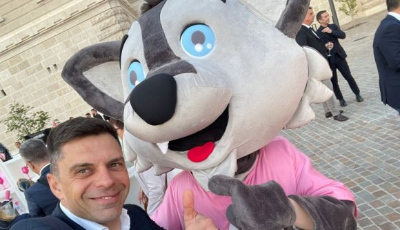 Annyira elbűvölte Novák Károly romániai sportminisztert a Giro d’Italia sikeres budapesti rajtja, hogy Bukarestben is szeretne e