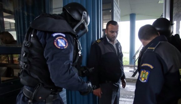 Felmentették a vesztegetést elfogadó határrendészeket, mert az indoklás szerint nem maguktól voltak korruptak, hanem provokálták