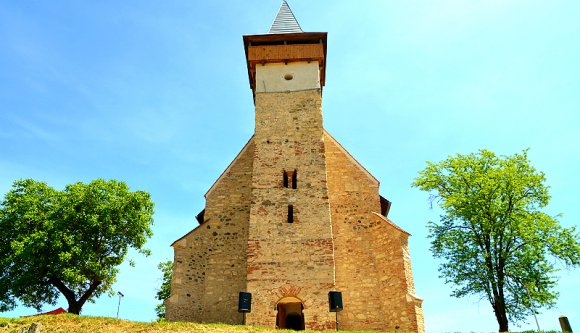 A marosszentimrei templom árnyéka