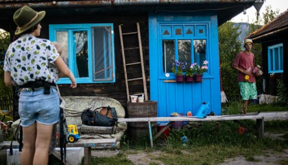 Elvitte a rendőrség az Erdélyi-érchegységben elszigetelten működő titkos szekta vezetőjét