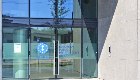 Több millió eurós csalás gyanúja miatt csapott le a Bánságban a volt DNA-vezér irányította Európai Ügyészség