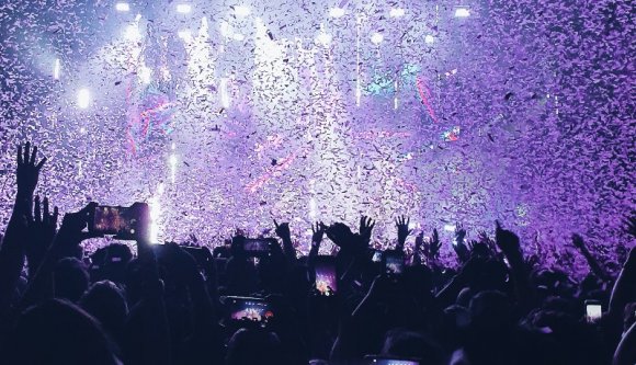 Luxuslakosztályok áráért lehet szobát bérelni egy hazai fesztivál ideje alatt a környéken