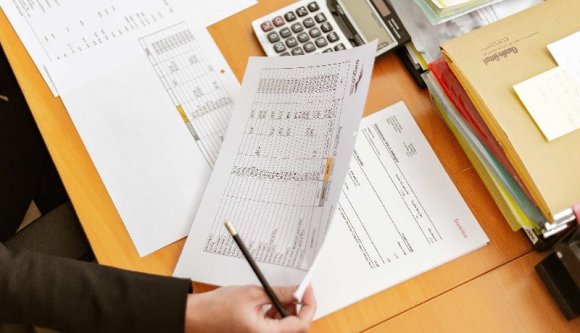 Több mint kétmillió eurót lopkodott össze az ügyfelei számláiról egy banki alkalmazott