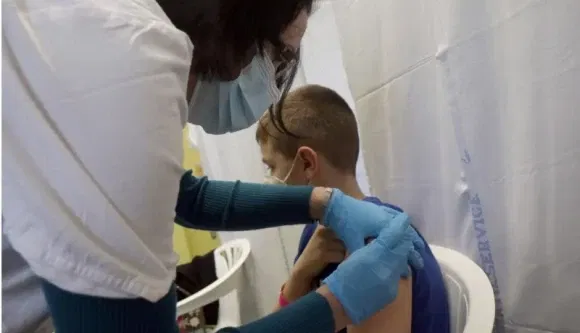 Háziorvosok: jó ötlet a gyerekek új oltási nyilvántartása, csak az a baj, hogy nem működik
