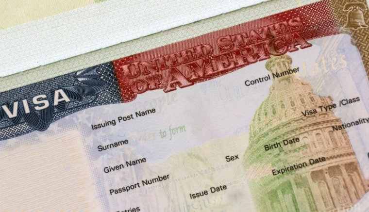 Lobbiszerződést kötött a román állam egy amerikai céggel, hogy „kibulizza” a vízummentességet a román állampolgárok számára