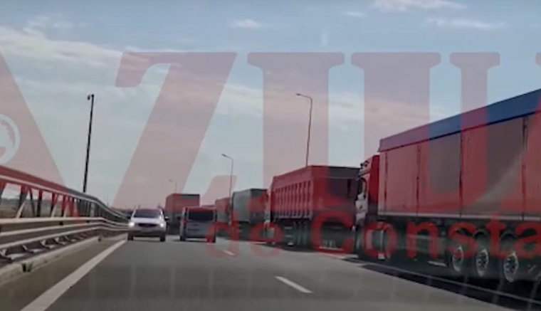 Egy manusz úgy csapatta forgalommal szemben az A4-es autópályán, mintha nem lenne holnap (VIDEÓval)