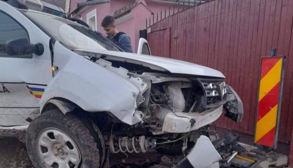 Úgy berúgott, hogy ellopott egy rendőrautót, majd balesetezett is vele