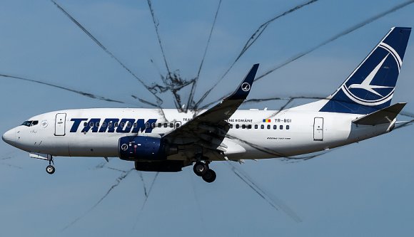 A Tarom-gép égnek szökkent Antalya felé… aztán fél óra múlva visszatért a bukaresti reptérre