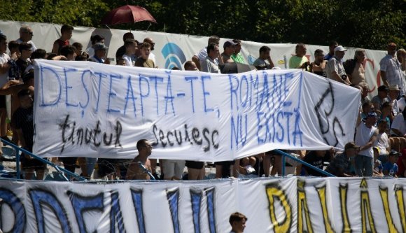 A fociultrák nem bírják abbahagyni a magyarellenes hisztit a lelátókon. De vajon miért olyan idegesek?