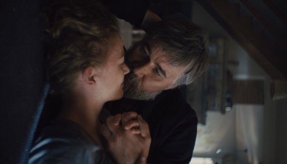 Túlélni a gyászt: egy hónappal a premier előtt megtekinthető az Erőss Zsolt-film előzetese (VIDEÓ)