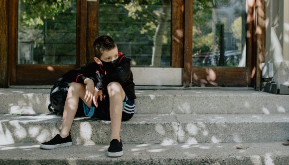 Jó lesz előkeresni a gyerek maszkját iskolakezdésig: nem kötelező, de aki jót akar, felteszi a buszon