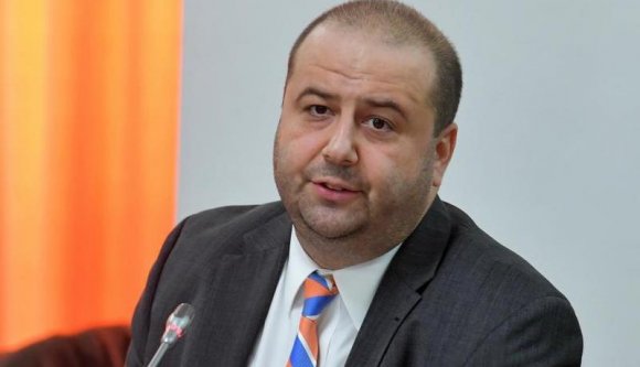 Havi ötezer eurót keres a Számvevőszék elnöke, pedig nincs is gazdasági végzettsége