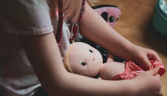 Elbagatellizált nemi erőszak egy brassói nevelőotthonban: ennyi kártérítés jár az áldozatnak Strasbourg szerint