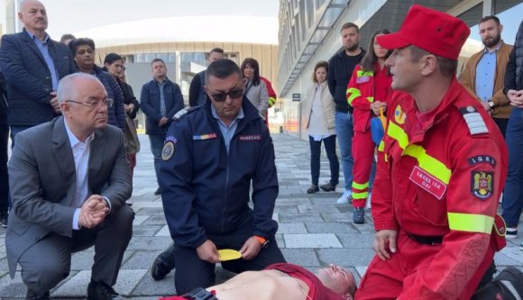 Vészhelyzetbe botlik az utcán? Az utcai defibrillátorokkal bármikor életmentő hőssé válhat