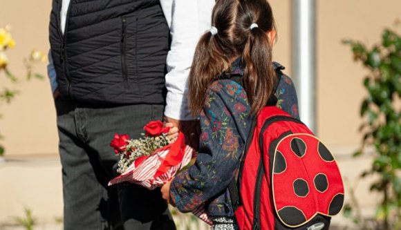 Új tanév, régi gondok: hétfőn becsengetnek közel hárommillió óvodásnak és iskolásnak