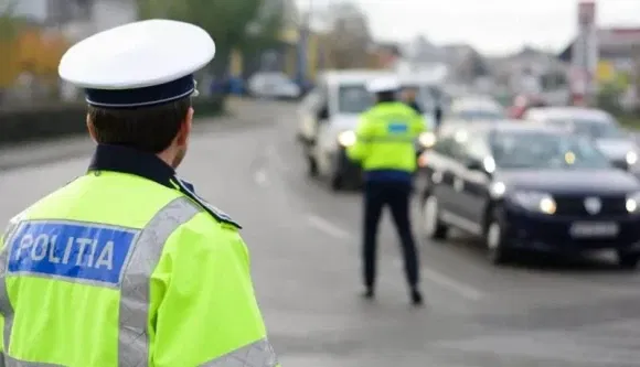 Rászálltak feletteseik a közlekedési rendőrökre, akik bírság helyett csak figyelmeztetést adtak az autósoknak