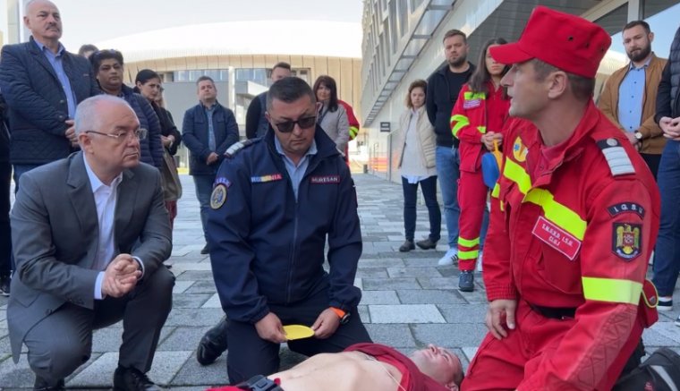Vészhelyzetbe botlik az utcán? Az utcai defibrillátorokkal bármikor életmentő hőssé válhat