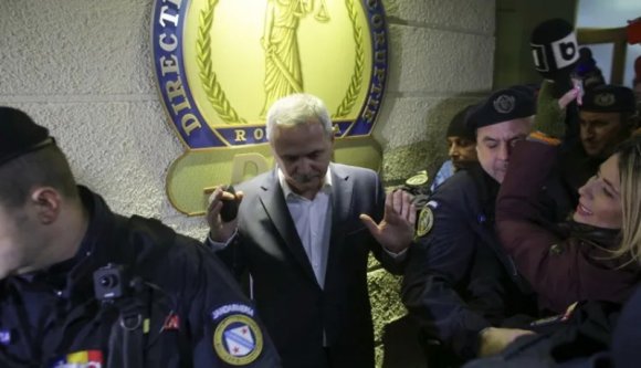 Alig egy éve szabadult, most megint a vádlottak padjára ül Liviu Dragnea