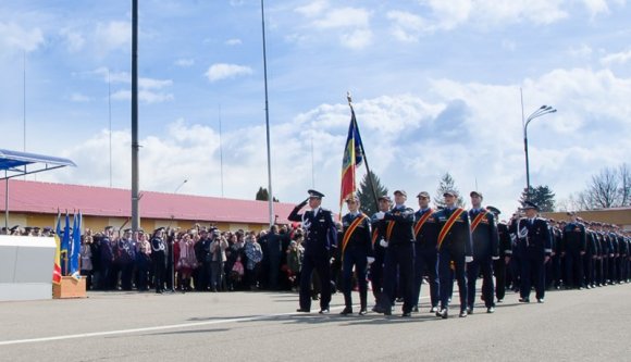 Egy férfi azt ígérte, hogy néhány ezer eurós vesztegetésért elintézi a felvételit a rendőrképző iskolába