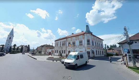 Majdnem elgázolt, majd alaposan megvert egy figyelmetlen kamaszt a bepöccent sofőr