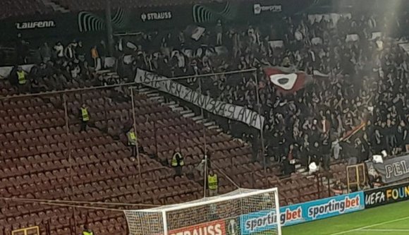 CFR-szurkolók a cseheknek: zsidók! Slavia-szurkolók a kolozsváriaknak: cigányok!