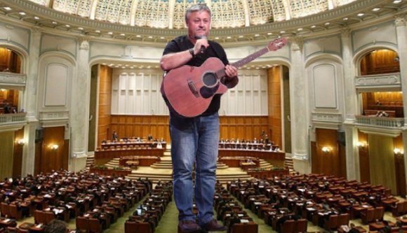 Telefonnal vert fejbe egy férfit az X-Faktoros versenyzőből lett szenátor