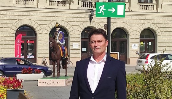 Vizsgálódik a rendőrség, miután a Mi Hazánk politikusa egy erdélyi magyar újságíró felakasztásáról beszélt