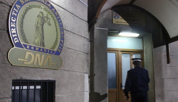 S ma kit vitt el a DNA? Hát épp egy pártelnököt