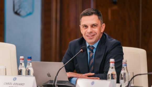 A román kormány leginkább támadott magyar miniszterét ezúttal jogtalan autóvezetéssel gyanúsítják