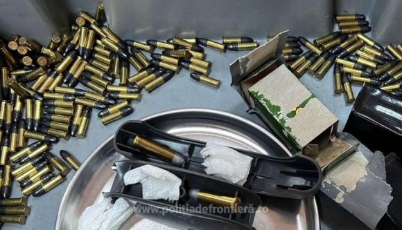Telerakta töltényekkel a bőröndjét egy Amerikából érkező férfi, Kolozsváron lebukott