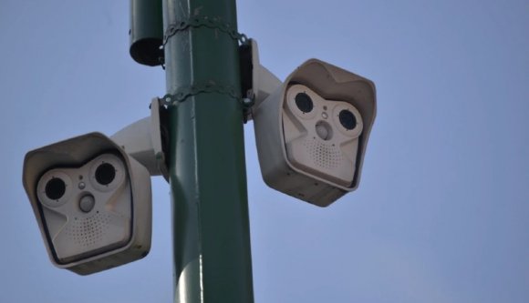 Autósok, figyelem: ismét fix sebességmérőkkel vadászhatnak a gyorshajtókra az utakon