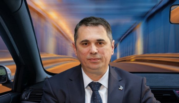 Lopott autóval próbált átkelni a határon a kormányzati hatóság főnöke, elkobozták tőle