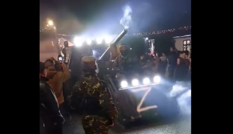 A nap hírei: az áfonyamaffia, az „öncsonkító” polgármester és Putyin Bákóban