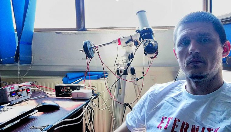 Az égboltot úgy nézni, szárazon, mint egy fogkefét, nem lehet!