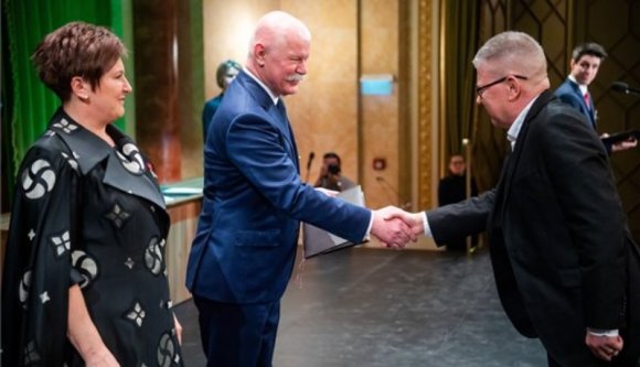 A nap hírei: erdélyi művészeket tüntettek ki a nemzeti ünnep alkalmából, összeütközött két repülőgép