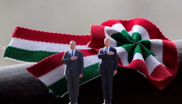 A nap hírei: Iohannis és Ciucă is üdvözölt minket, kapott egy rakás pénzt az RMDSZ, újabb korrupt politikus úszta meg