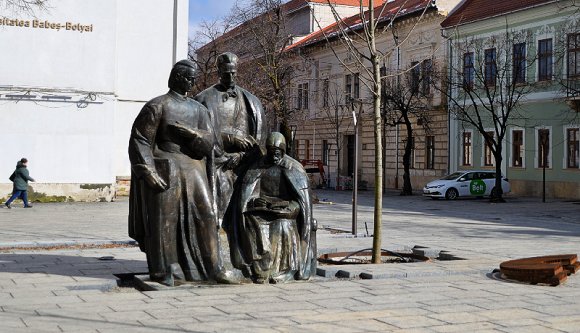 A műalkotás becsülete, avagy mit lehet csinálni egy köztéri szoborral és mit nem?