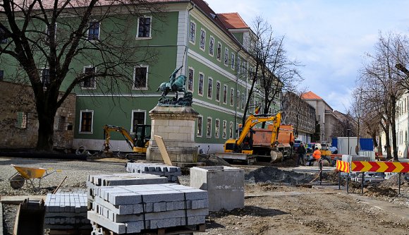 Hogy néznek ki a kolozsvári történelmi városközpont megújuló utcái ezen a tavaszelőn? (FOTÓK)