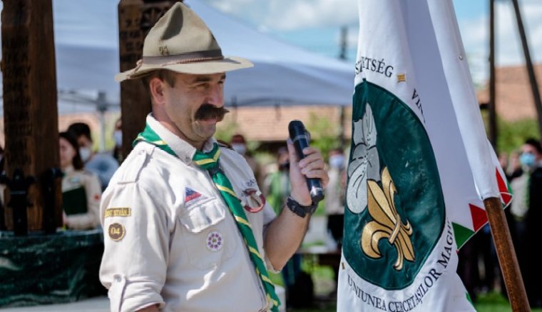 „Mindenkinek a legkedvencebb árva gyermekei vagyunk” – interjú Bálint Lajos Lóránt cserkészvezetővel