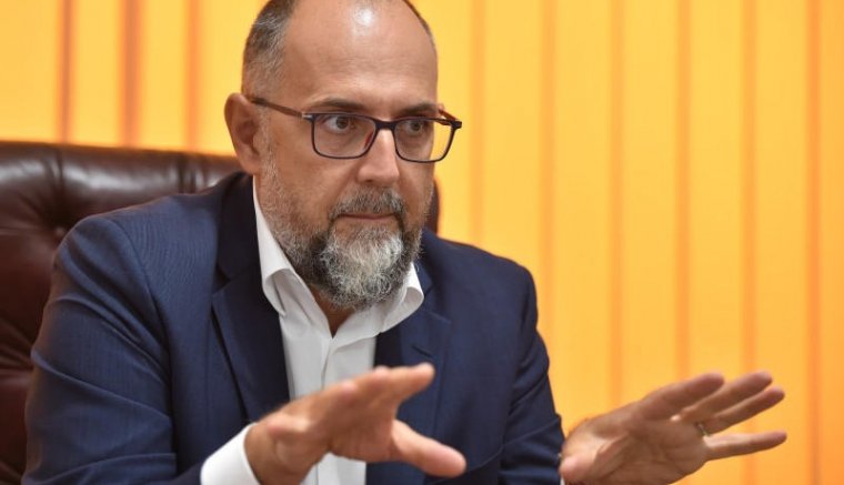 Pénteki hírmix: Kelemen Hunor megtette a nagy bejelentést, meglépett egy korrupt politikus, ömlik a szemét