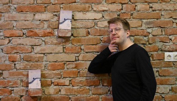 „A slam inkább Petőfi, a vers inkább Arany” – interjú André Ferenc költővel