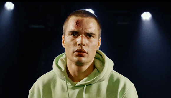 Larry: egy magyar film, amelytől, ha nem is szó szerint, de megfagy a néző nyelve